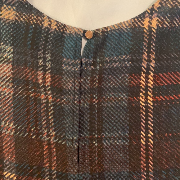 Plaid Work Blouse - Picture 4 of 4
